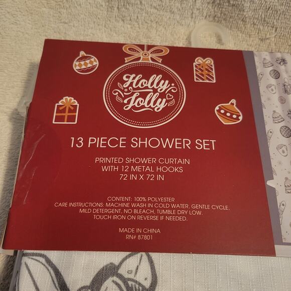 Winter Themed Bathroom Shower Curtain 13 Piece Set NWT 72" x 72" Skates Mittens - Picture 5 of 5